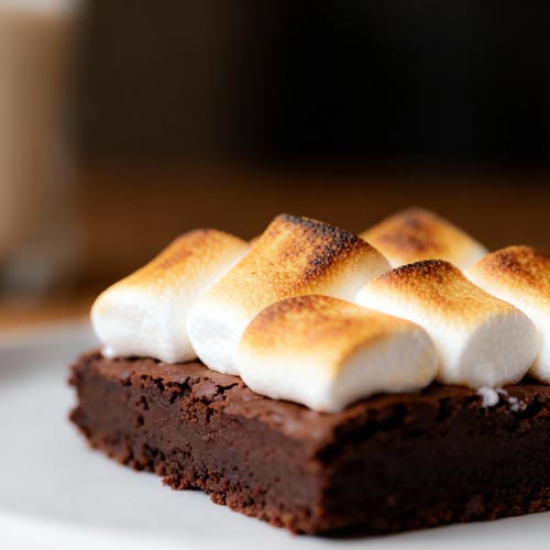 toasted-marshmallow-desserts-using-Opera-Foods-dessert-toppings